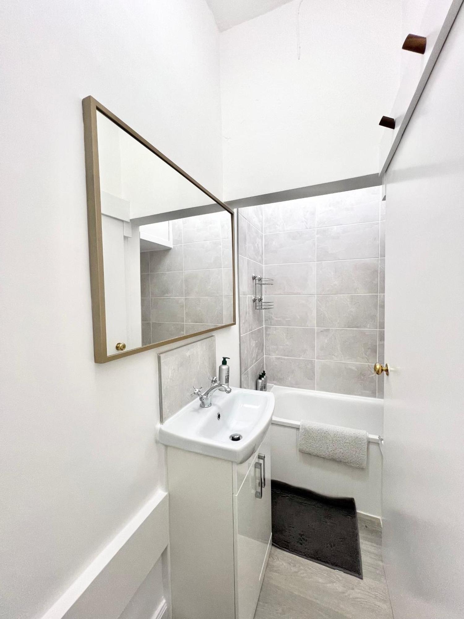 Bright Old Town City Centre Apartment Edimburgo Esterno foto