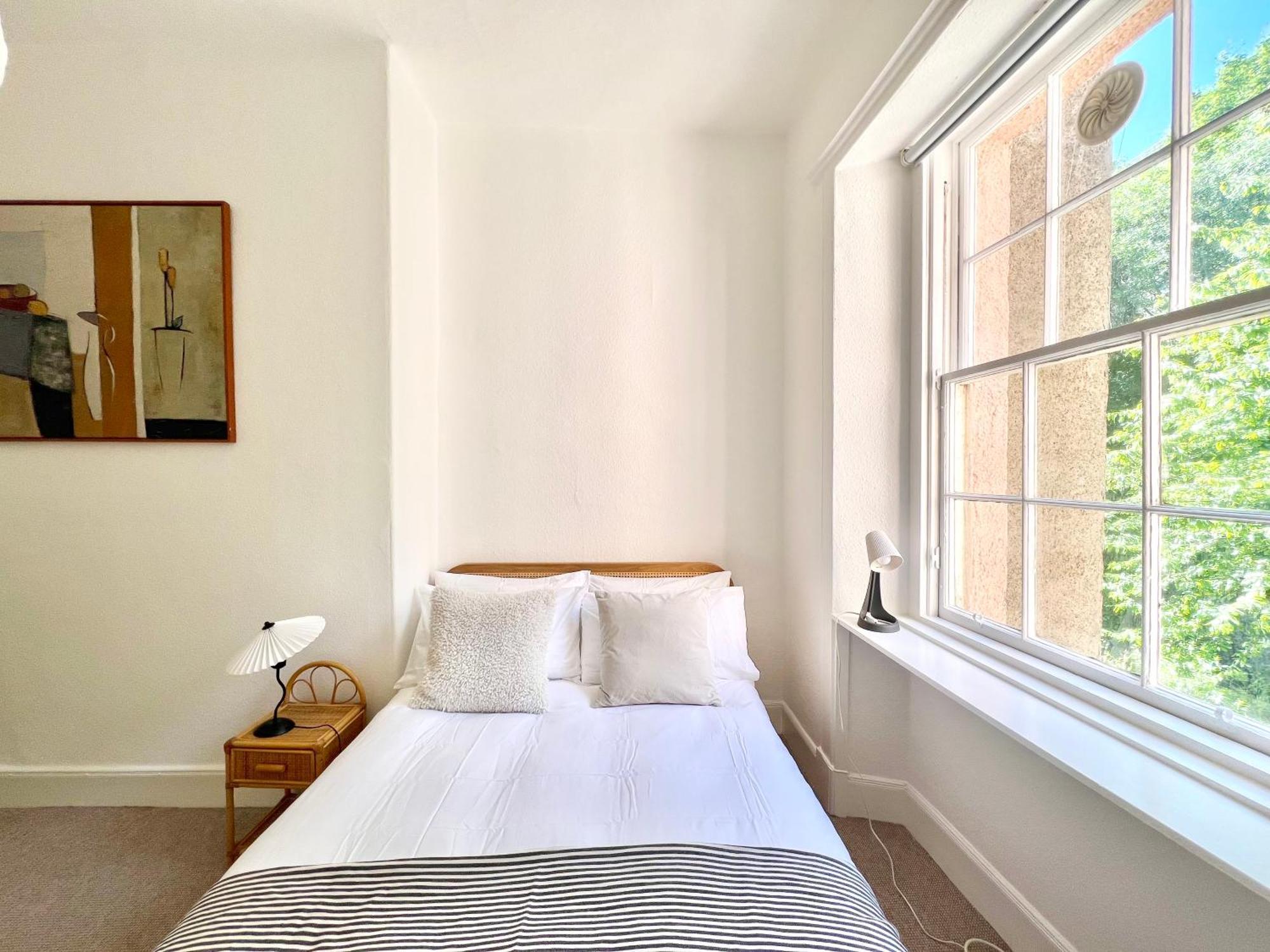 Bright Old Town City Centre Apartment Edimburgo Esterno foto